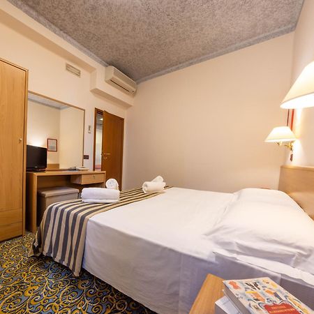 Hotel Giardinetto Desenzano del Garda Ngoại thất bức ảnh