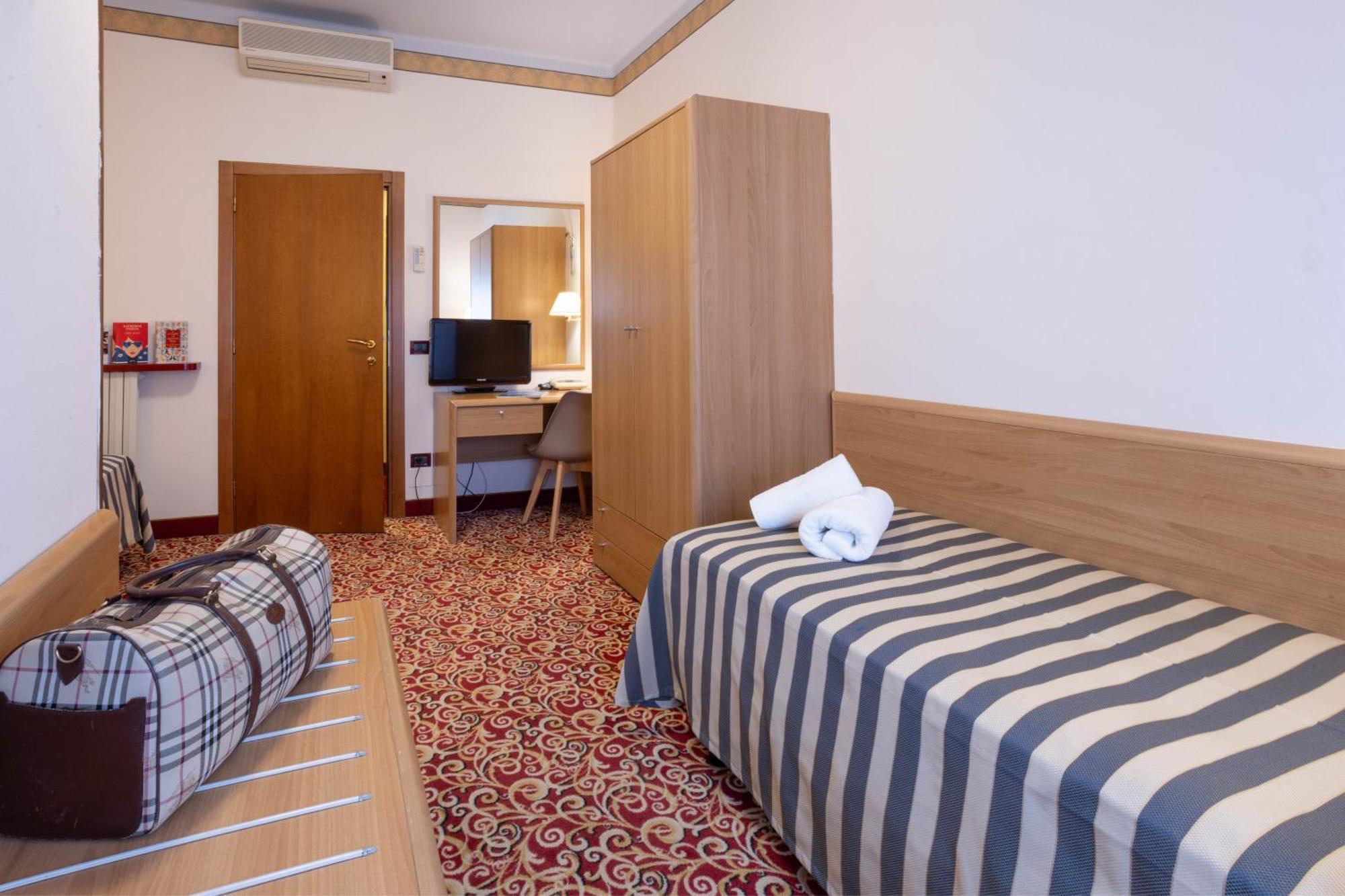 Hotel Giardinetto Desenzano del Garda Ngoại thất bức ảnh
