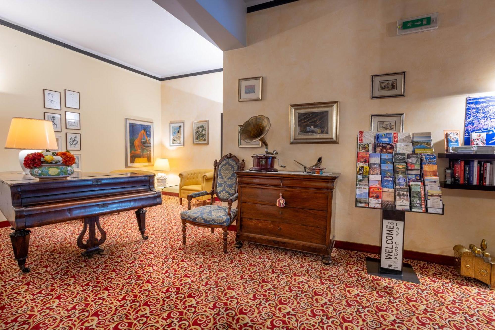 Hotel Giardinetto Desenzano del Garda Ngoại thất bức ảnh
