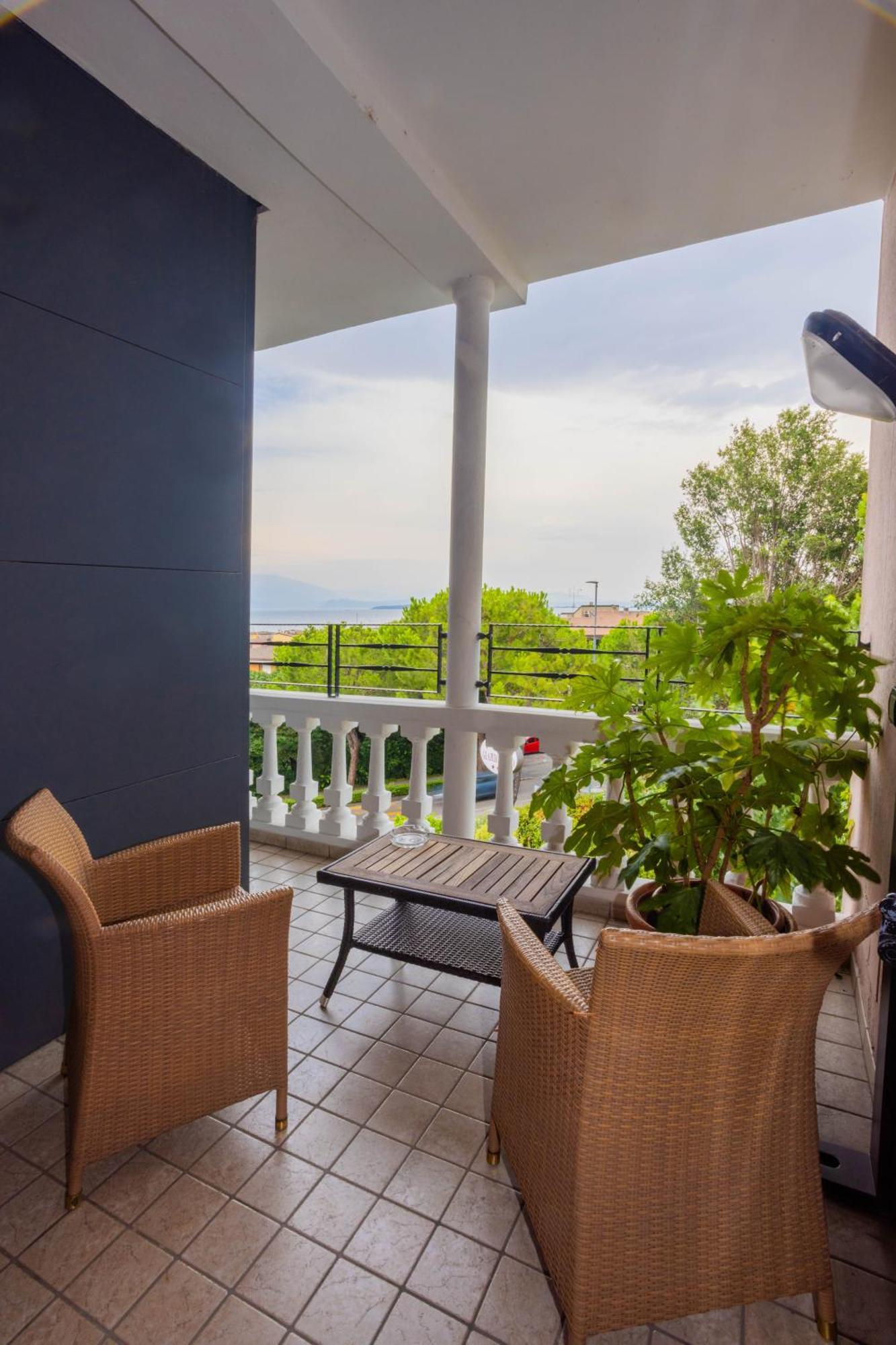 Hotel Giardinetto Desenzano del Garda Ngoại thất bức ảnh
