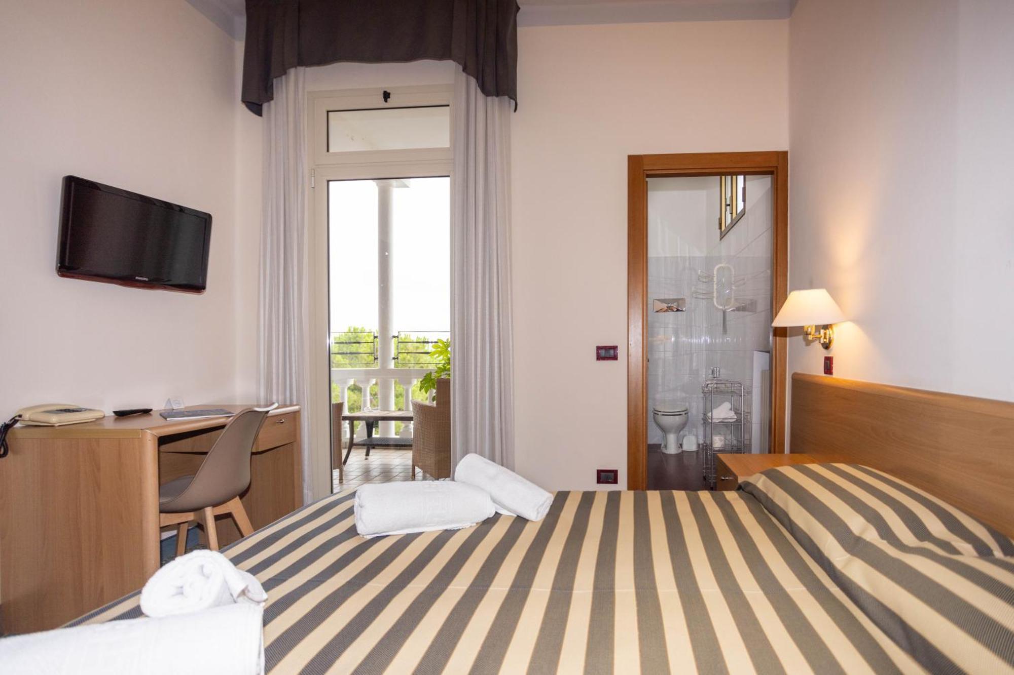 Hotel Giardinetto Desenzano del Garda Ngoại thất bức ảnh