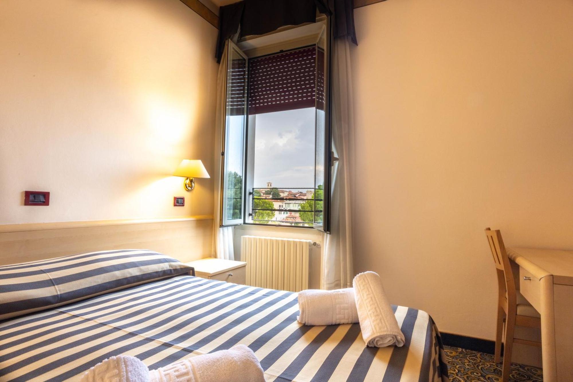 Hotel Giardinetto Desenzano del Garda Ngoại thất bức ảnh