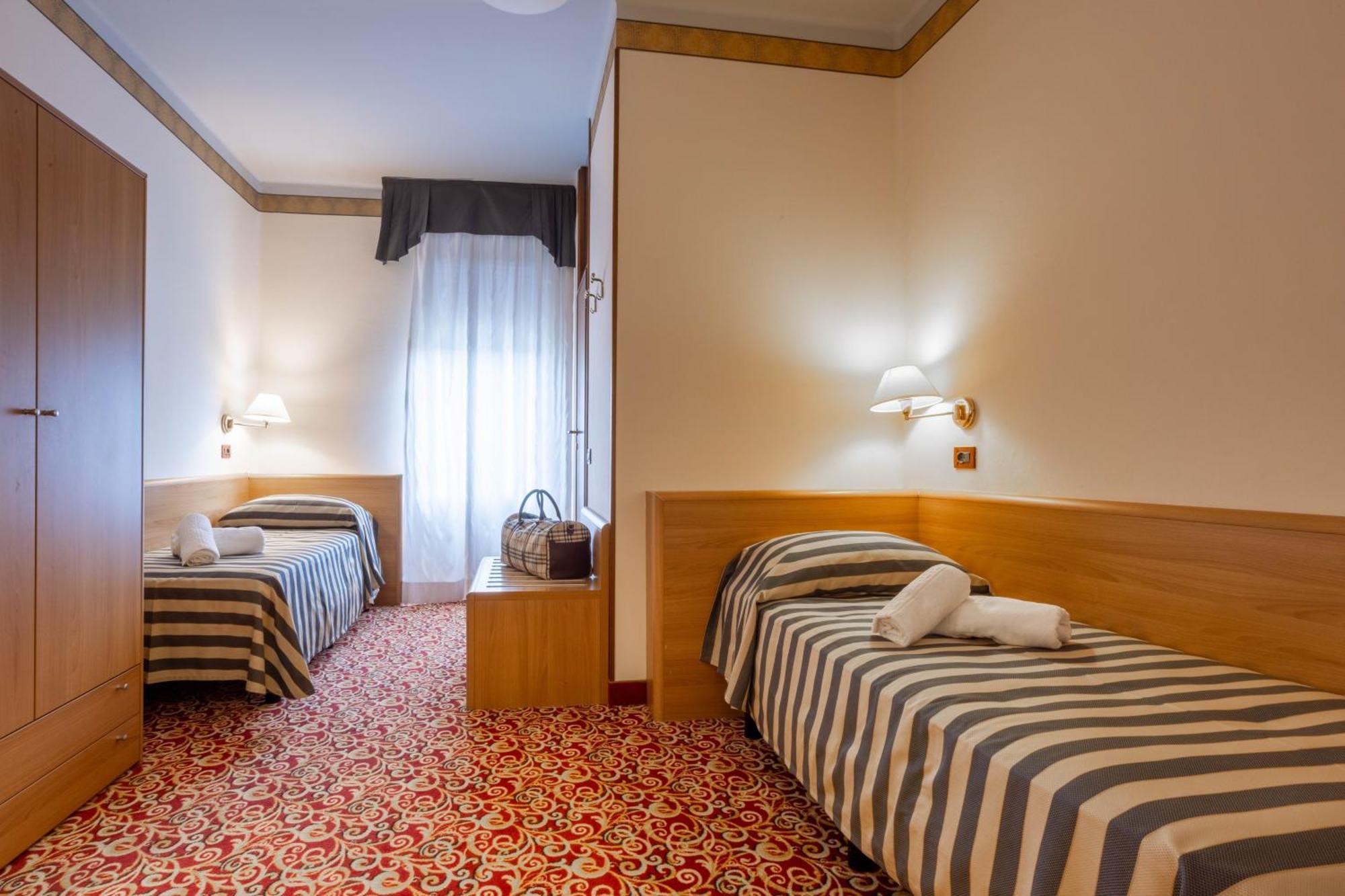 Hotel Giardinetto Desenzano del Garda Ngoại thất bức ảnh