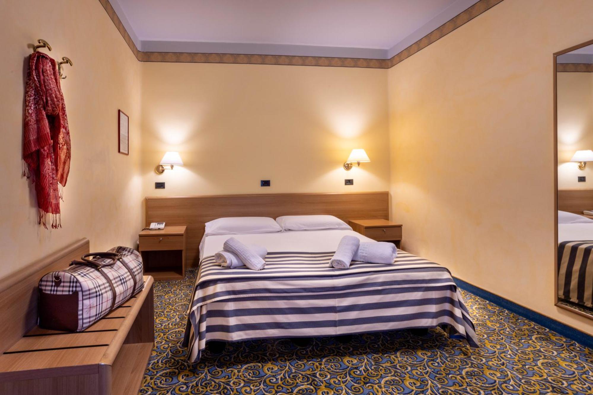 Hotel Giardinetto Desenzano del Garda Ngoại thất bức ảnh
