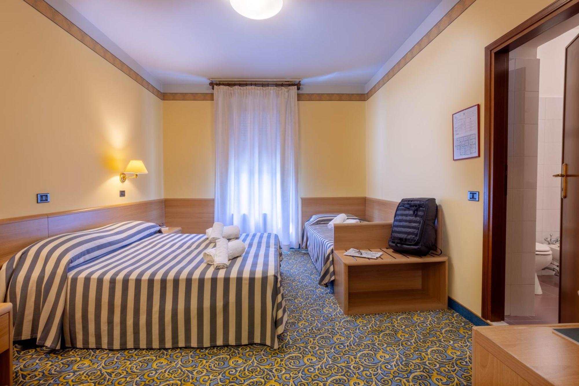 Hotel Giardinetto Desenzano del Garda Ngoại thất bức ảnh