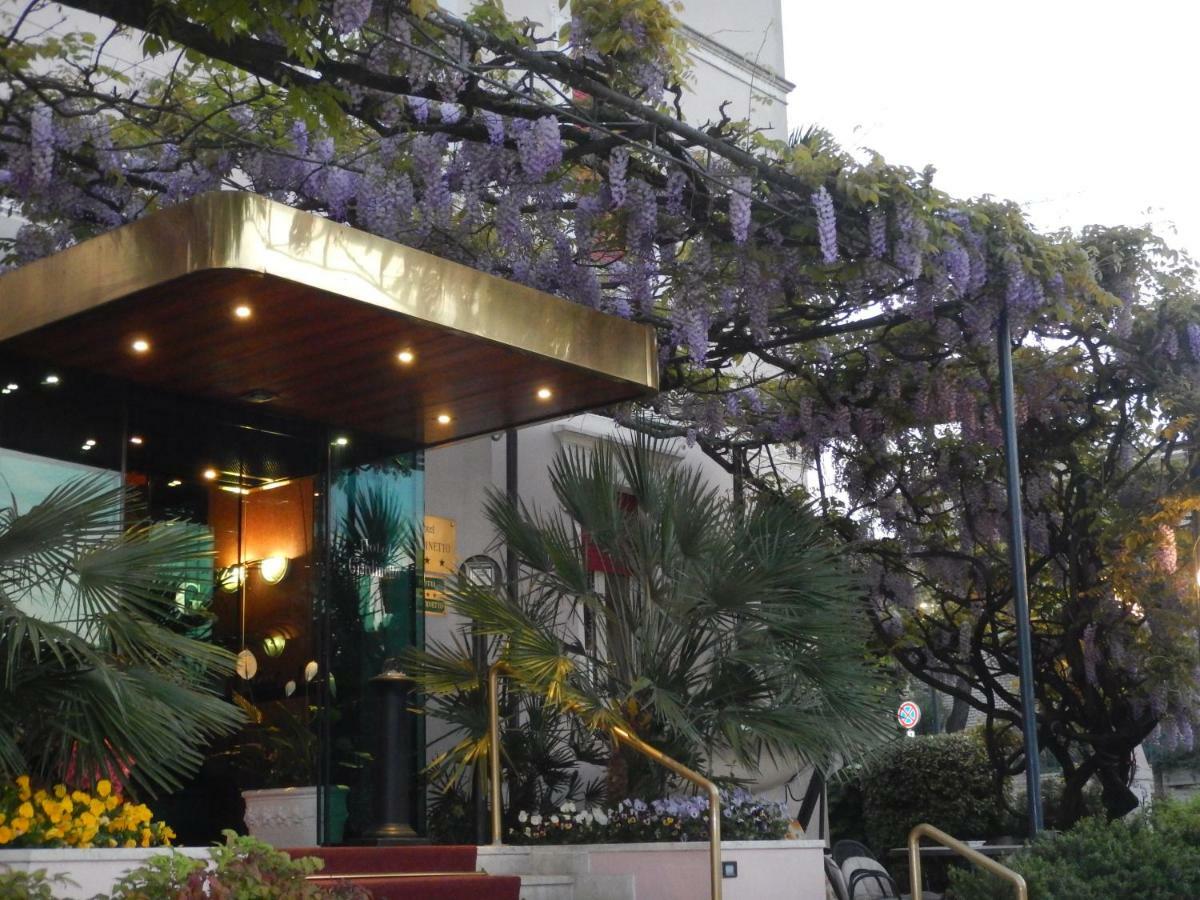 Hotel Giardinetto Desenzano del Garda Ngoại thất bức ảnh